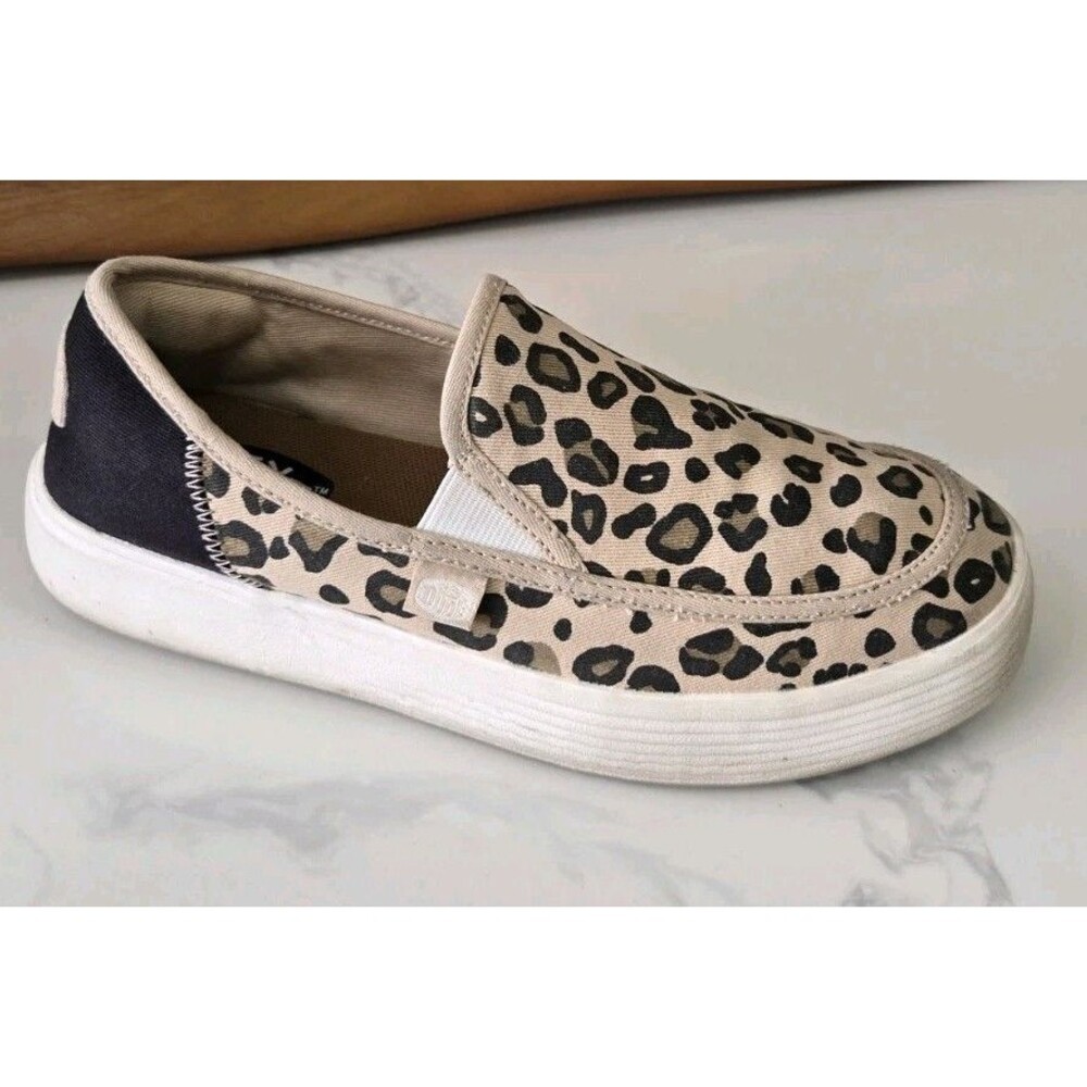 HEYDUDE Sunapee Women's Desert Leopard Slip On Sneakers Shoes Size 7